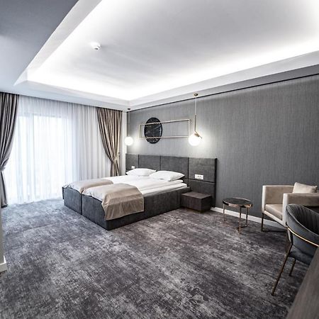 Caprice Complex Hotel Bacau Exterior photo